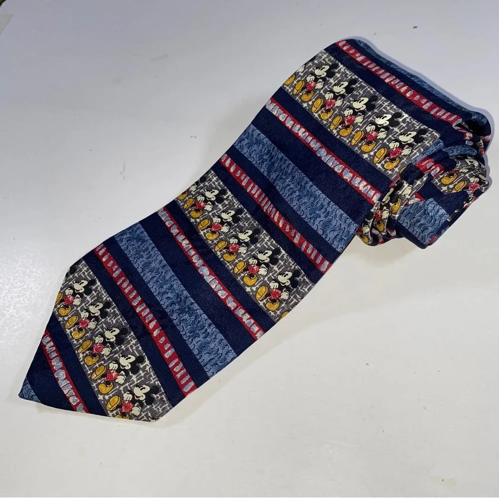 The Disney Store Mickey Mouse 100% Silk Tie Made‎ in Italy